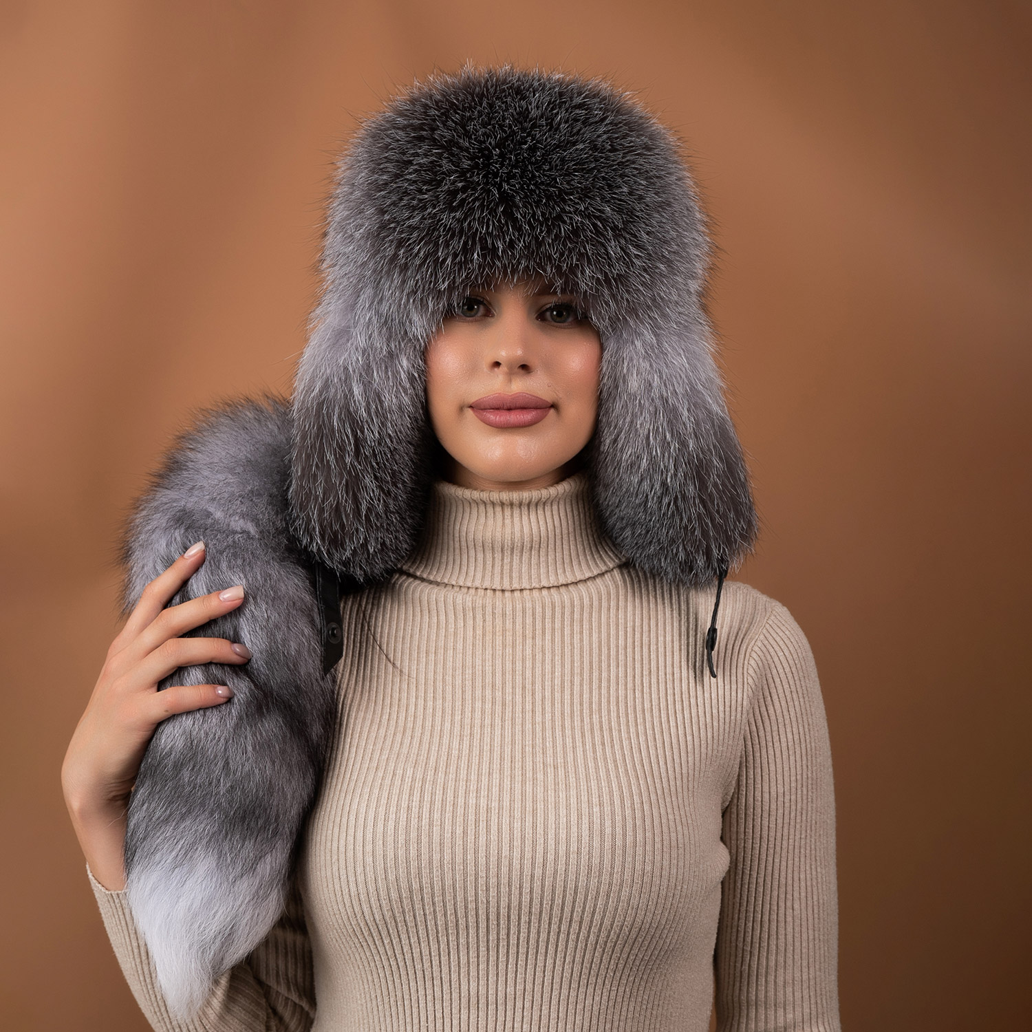 Ушанка-малахай из меха лисы Blue Frost и кожи, арт. МП-138
