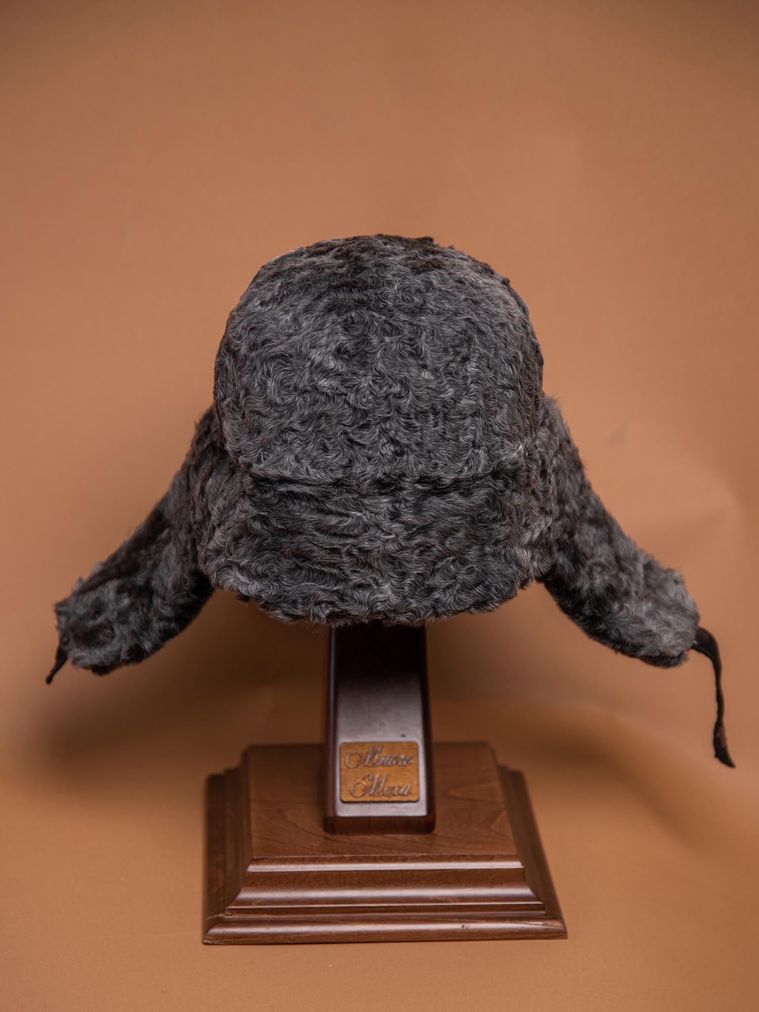 Кепка низкая из меха каракуля, арт. КК-220